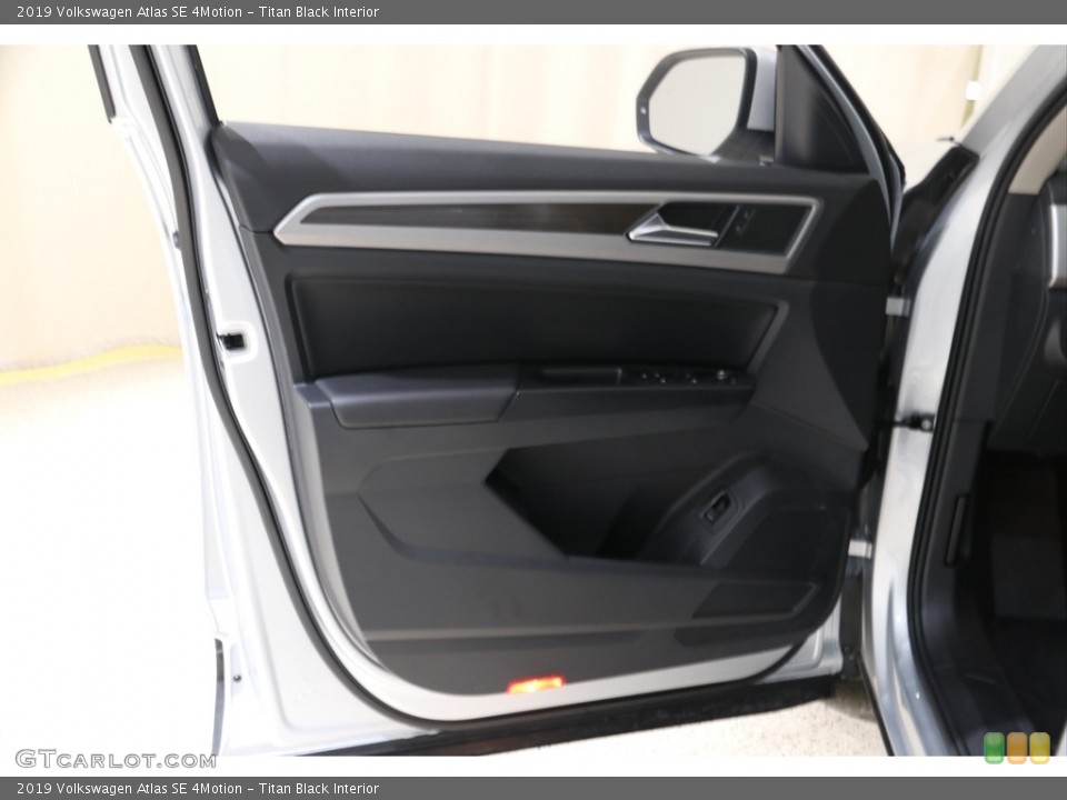 Titan Black Interior Door Panel for the 2019 Volkswagen Atlas SE 4Motion #136428987