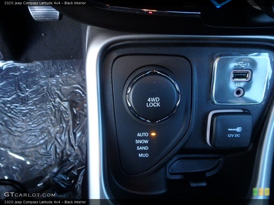 Black Interior Controls for the 2020 Jeep Compass Latitude 4x4 #136437630