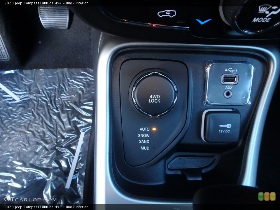 Black Interior Controls for the 2020 Jeep Compass Latitude 4x4 #136438449