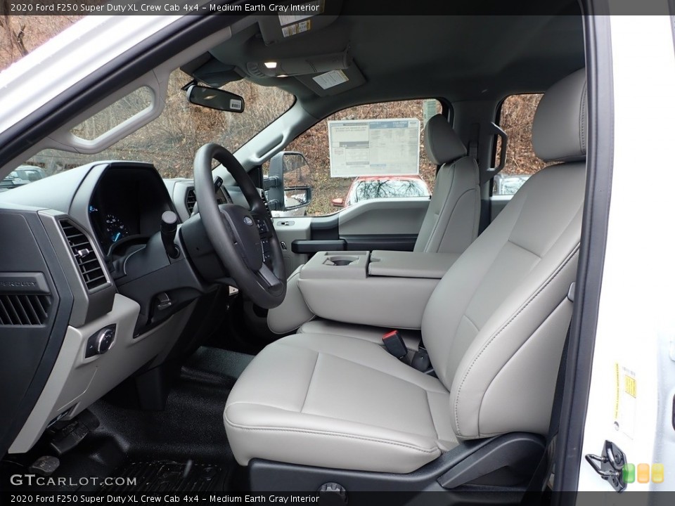 Medium Earth Gray Interior Photo for the 2020 Ford F250 Super Duty XL Crew Cab 4x4 #136500778