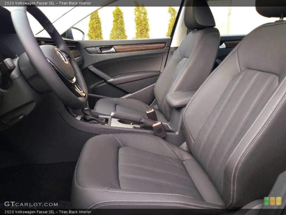 Titan Black Interior Photo for the 2020 Volkswagen Passat SEL #136596373