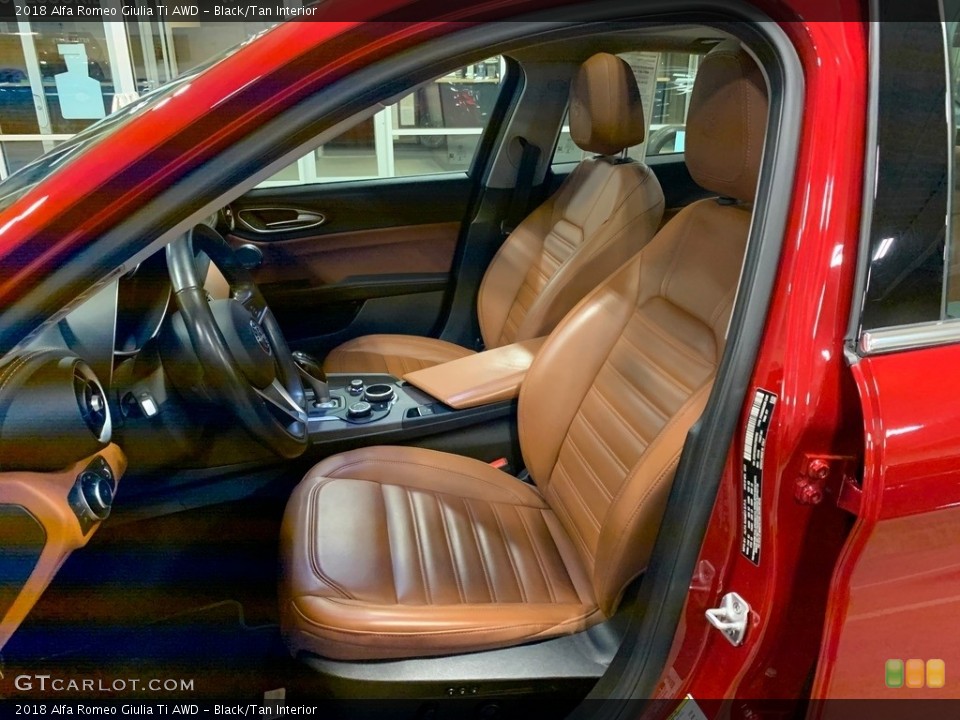 Black/Tan Interior Photo for the 2018 Alfa Romeo Giulia Ti AWD #136624722