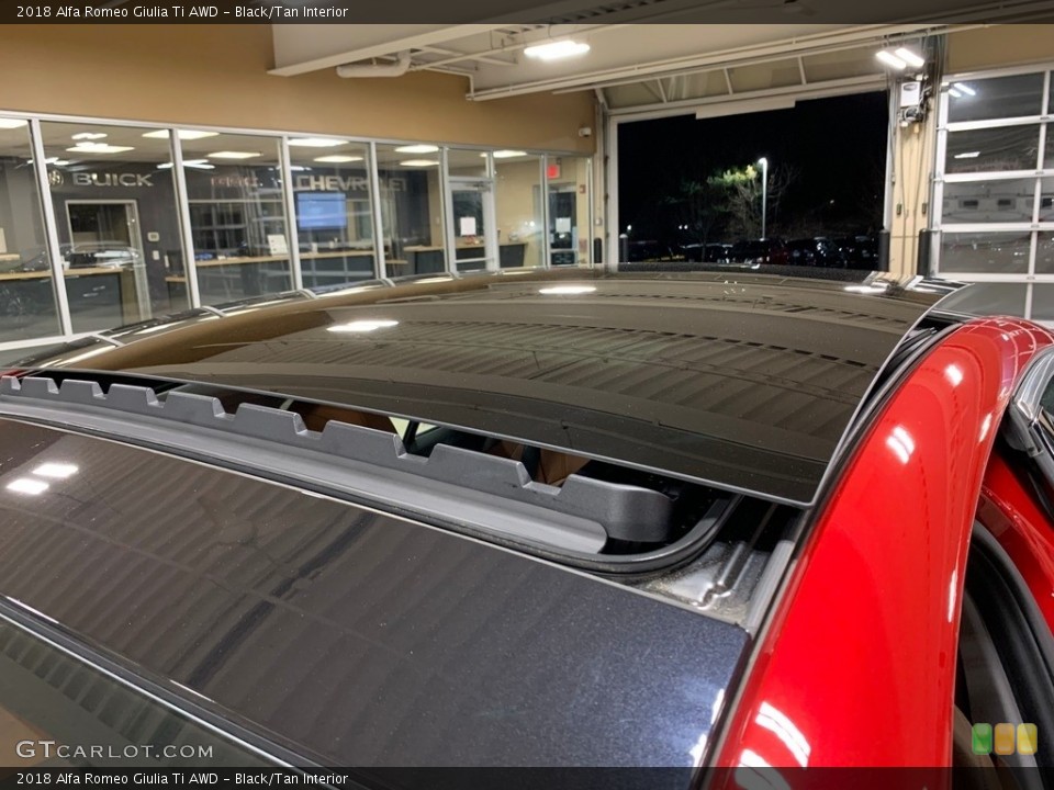 Black/Tan Interior Sunroof for the 2018 Alfa Romeo Giulia Ti AWD #136625016