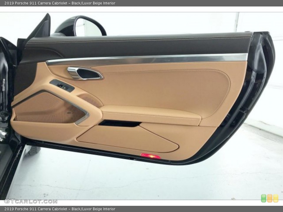 Black/Luxor Beige Interior Door Panel for the 2019 Porsche 911 Carrera Cabriolet #136687501