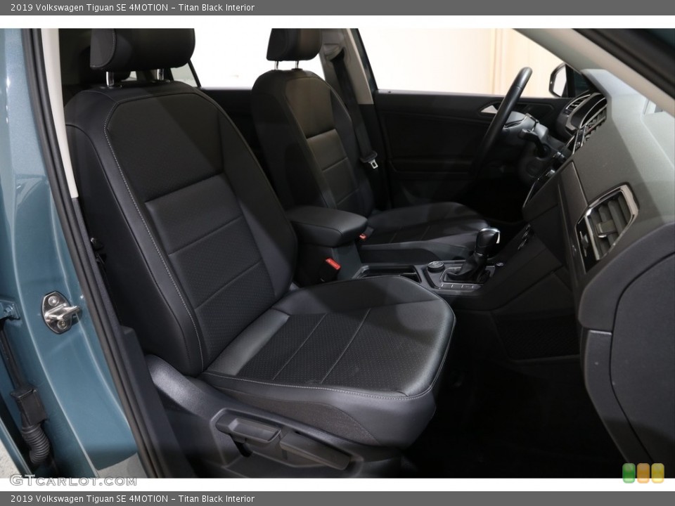 Titan Black Interior Front Seat for the 2019 Volkswagen Tiguan SE 4MOTION #136754355
