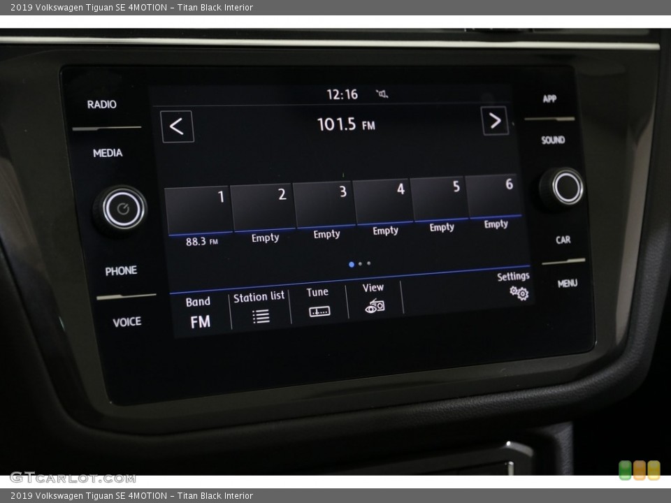 Titan Black Interior Controls for the 2019 Volkswagen Tiguan SE 4MOTION #136773769