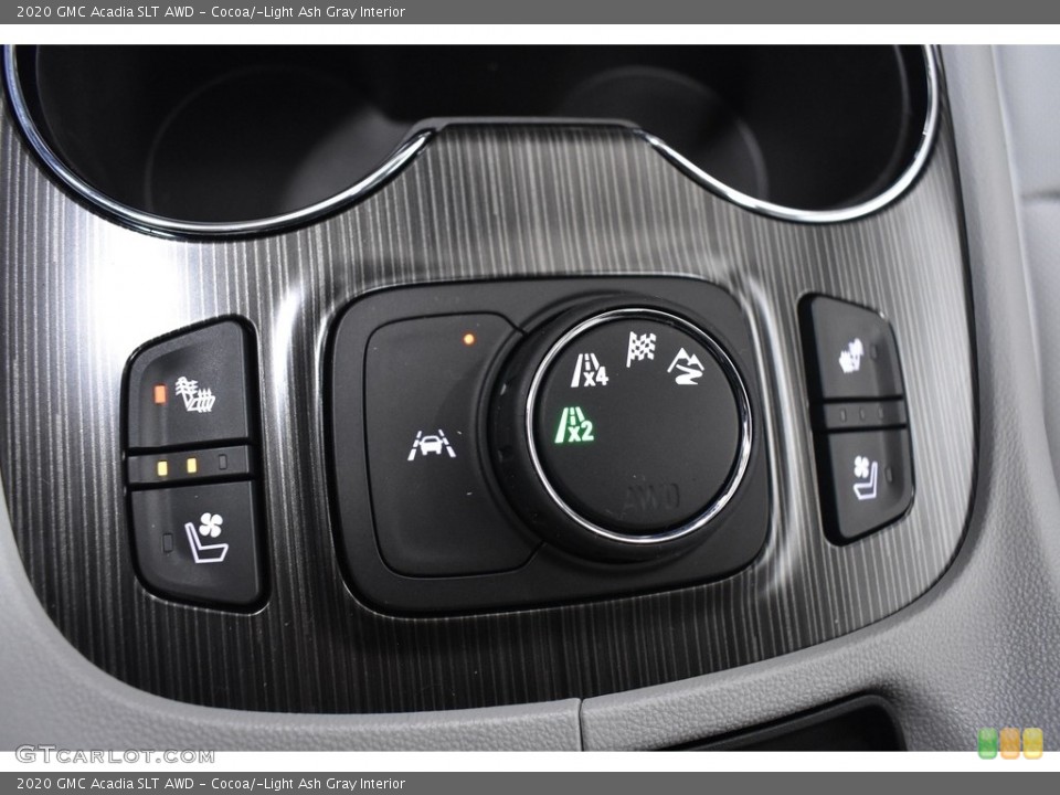 Cocoa/­Light Ash Gray Interior Controls for the 2020 GMC Acadia SLT AWD #136795979