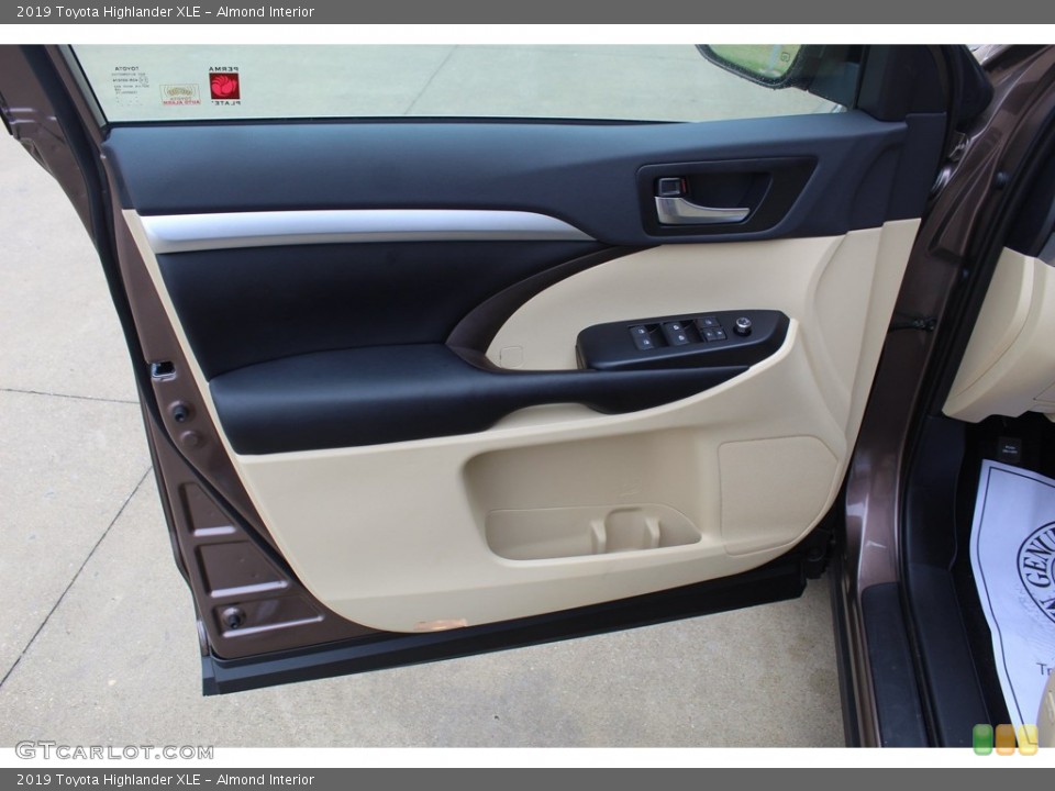 Almond Interior Door Panel for the 2019 Toyota Highlander XLE #136841014