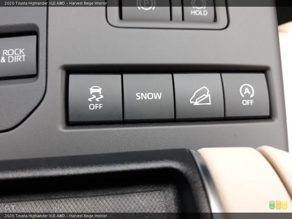 Harvest Beige Interior Controls for the 2020 Toyota Highlander XLE AWD #136881513