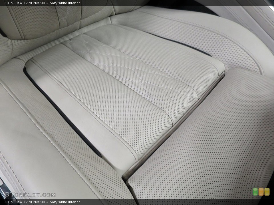 Ivory White Interior Front Seat for the 2019 BMW X7 xDrive50i #136934472