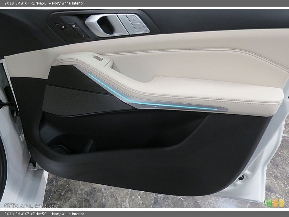 Ivory White Interior Door Panel for the 2019 BMW X7 xDrive50i #136934568