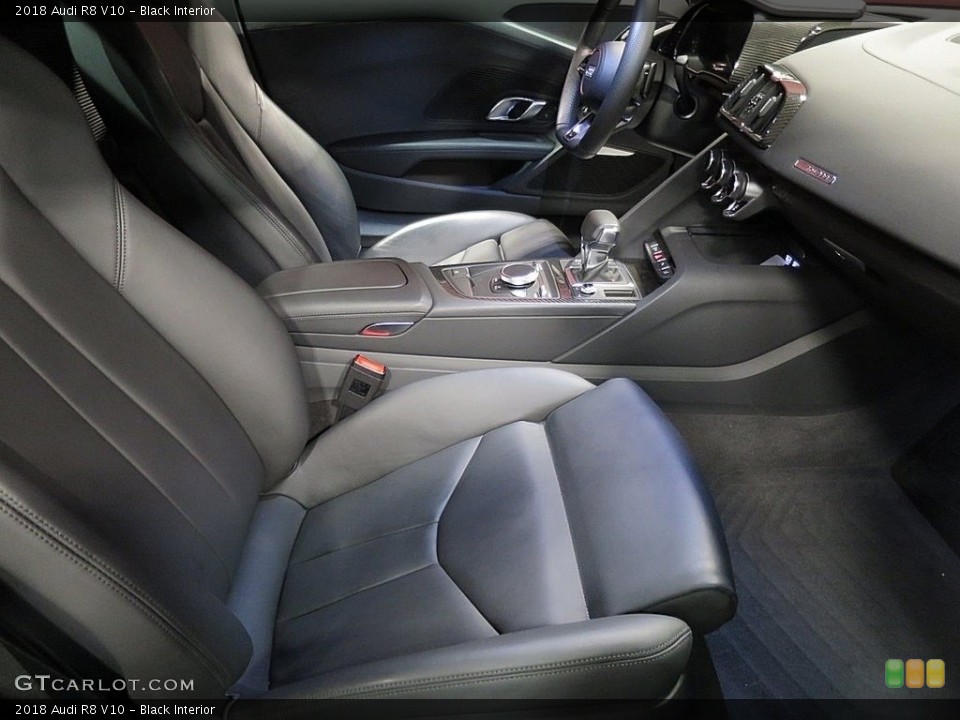 Black Interior Front Seat for the 2018 Audi R8 V10 #136935357