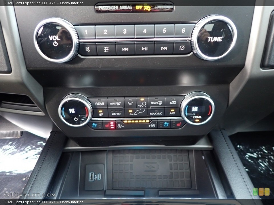 Ebony Interior Controls for the 2020 Ford Expedition XLT 4x4 #136953942