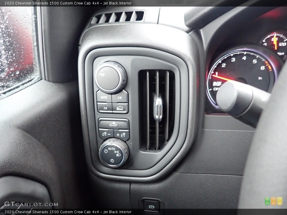 Jet Black Interior Controls for the 2020 Chevrolet Silverado 1500 Custom Crew Cab 4x4 #136985608
