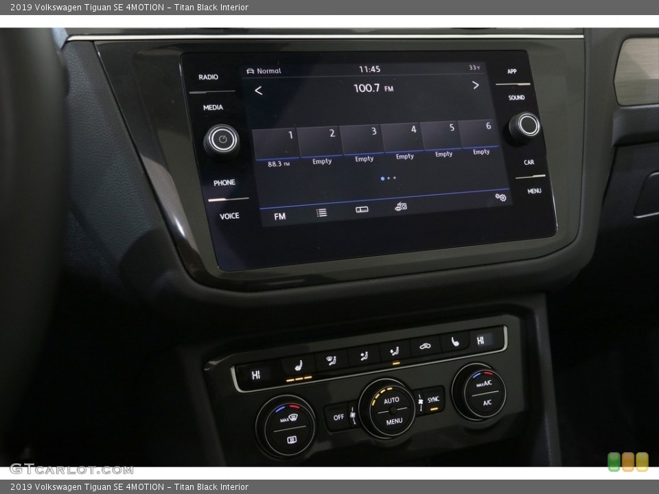 Titan Black Interior Controls for the 2019 Volkswagen Tiguan SE 4MOTION #137017776