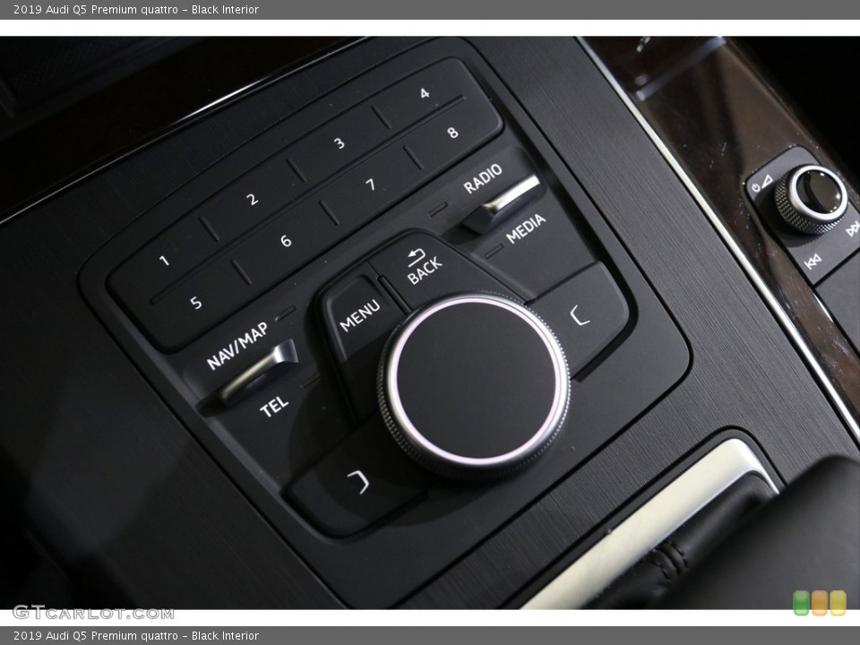 Black Interior Controls for the 2019 Audi Q5 Premium quattro #137019789