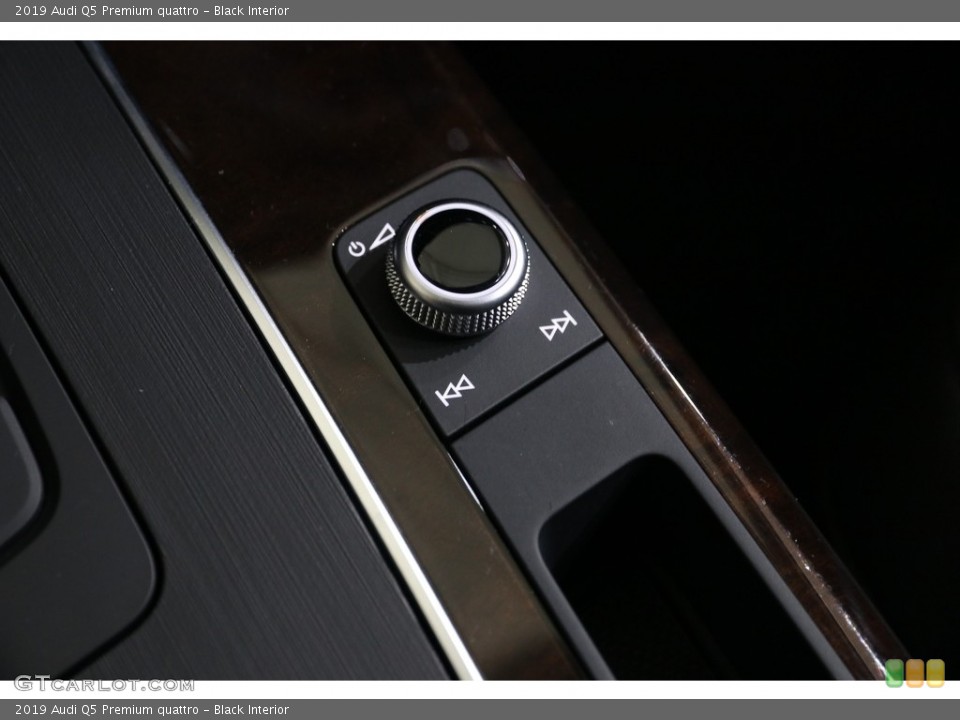 Black Interior Controls for the 2019 Audi Q5 Premium quattro #137019813