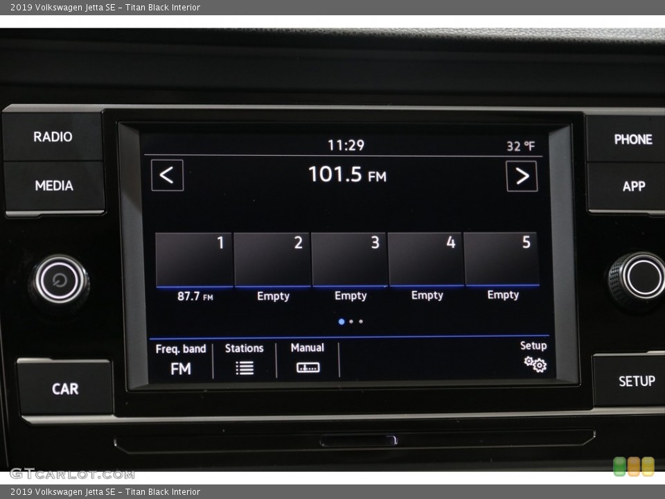 Titan Black Interior Controls for the 2019 Volkswagen Jetta SE #137034018