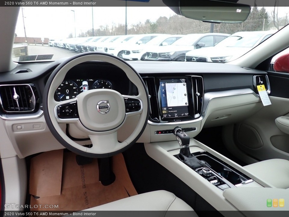 Blond Interior Photo for the 2020 Volvo S60 T6 AWD Momentum #137057937