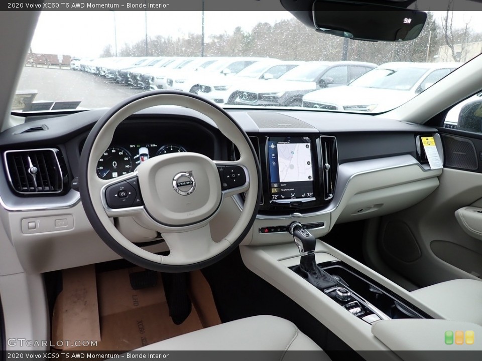 Blonde Interior Photo for the 2020 Volvo XC60 T6 AWD Momentum #137060007