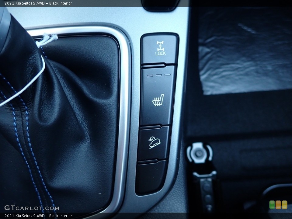 Black Interior Controls for the 2021 Kia Seltos S AWD #137098525