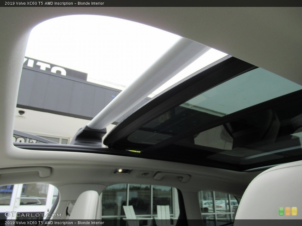 Blonde Interior Sunroof for the 2019 Volvo XC60 T5 AWD Inscription #137200488
