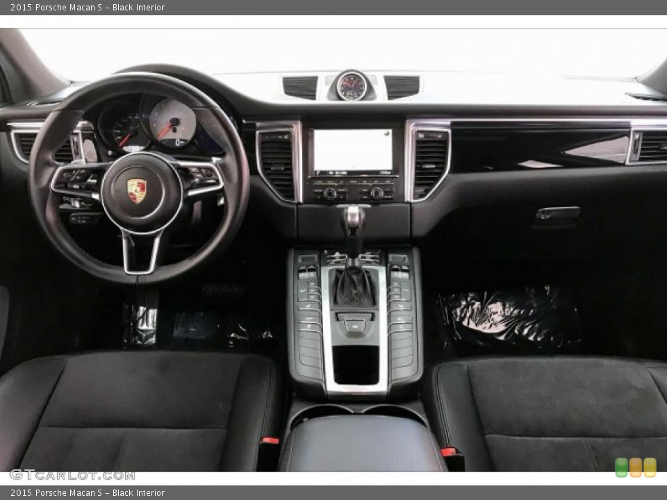 Black Interior Dashboard for the 2015 Porsche Macan S #137223309
