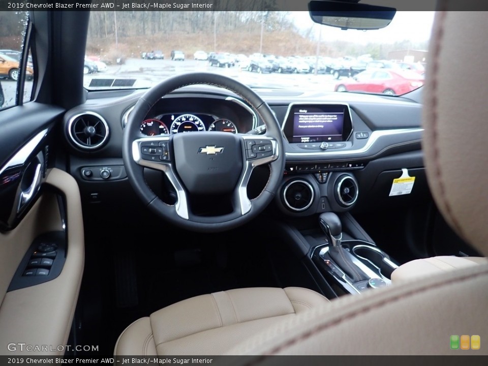 Jet Black/­Maple Sugar Interior Dashboard for the 2019 Chevrolet Blazer Premier AWD #137441270