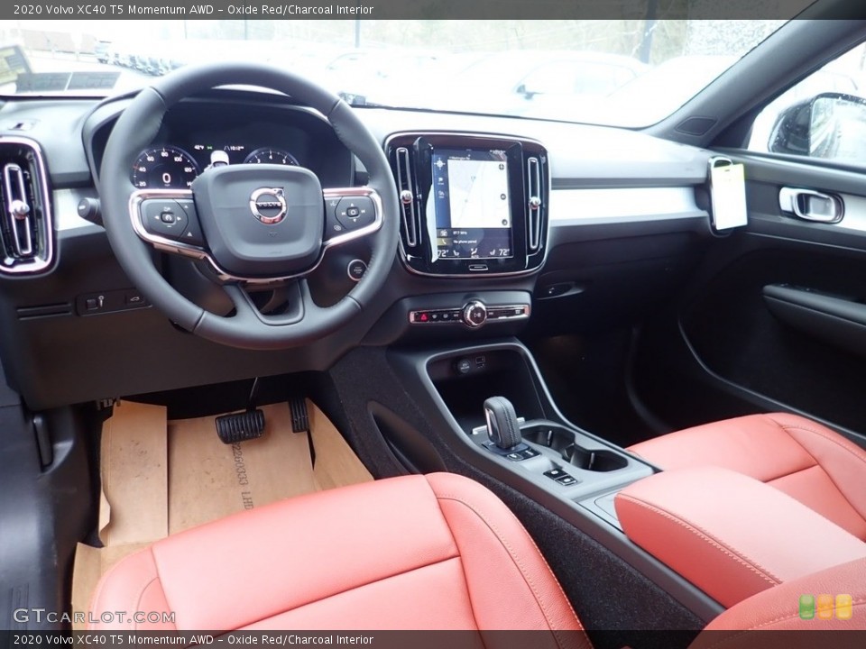 Oxide Red/Charcoal Interior Photo for the 2020 Volvo XC40 T5 Momentum AWD #137496292