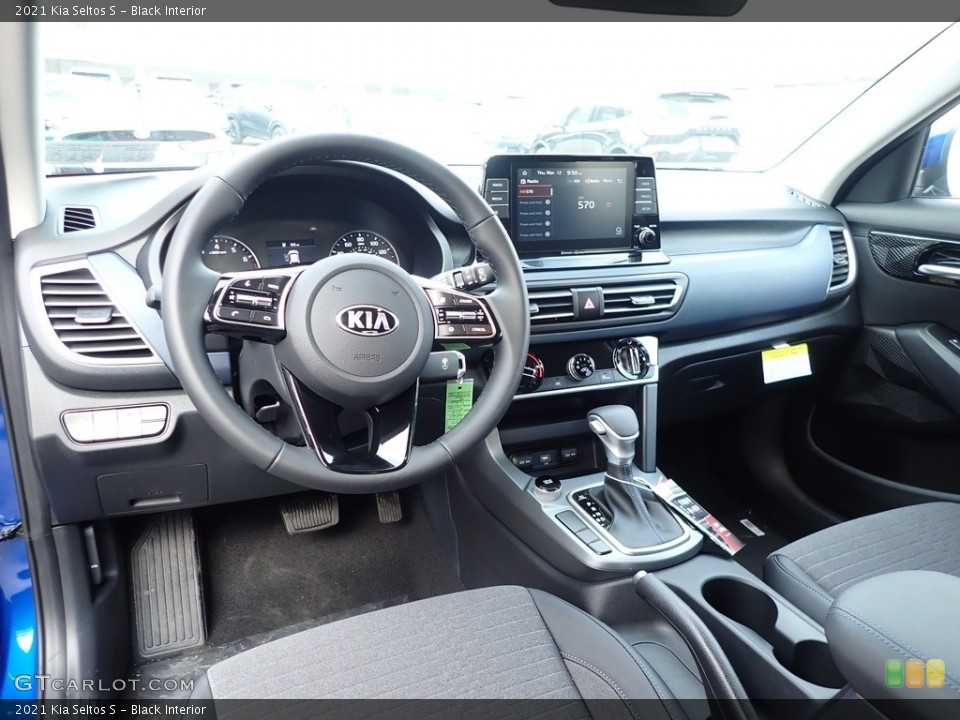 Black Interior Photo for the 2021 Kia Seltos S #137570518