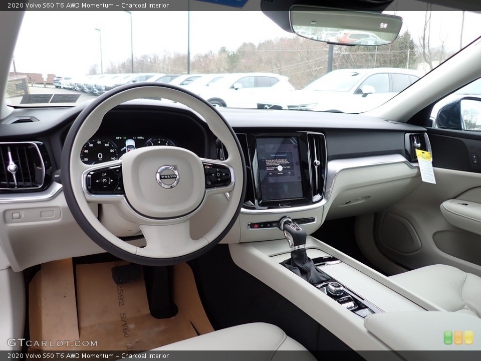 Charcoal Interior Photo for the 2020 Volvo S60 T6 AWD Momentum #137634791