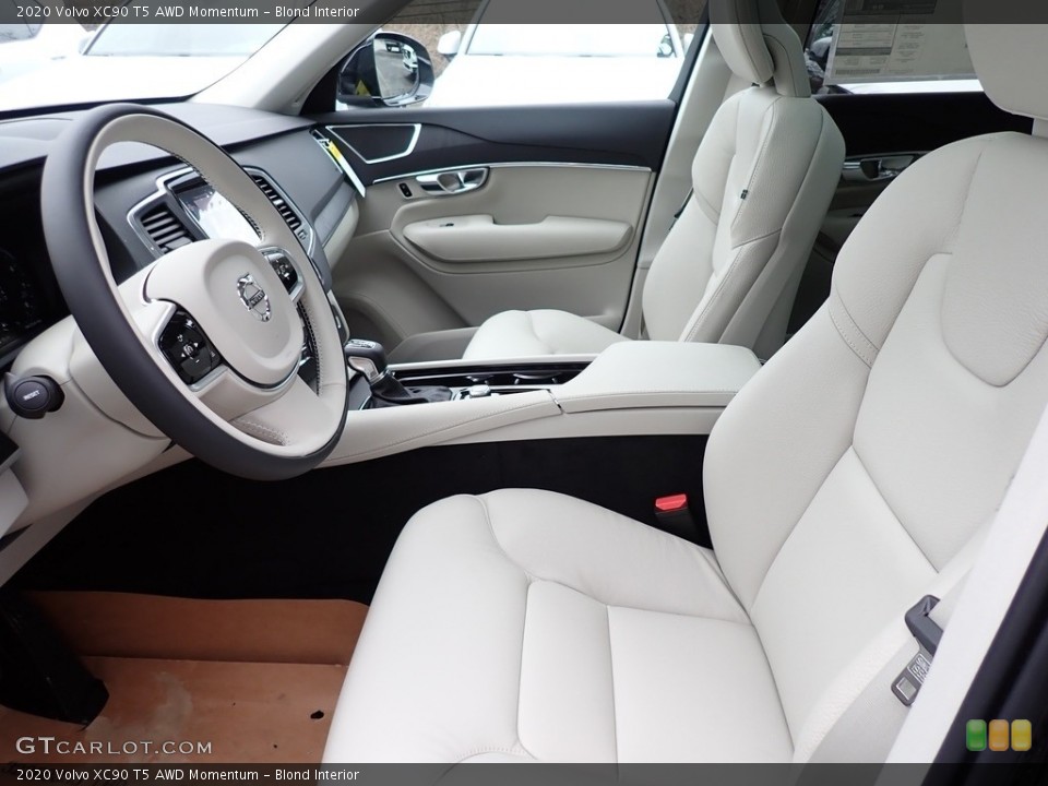 Blond Interior Photo for the 2020 Volvo XC90 T5 AWD Momentum #137647970