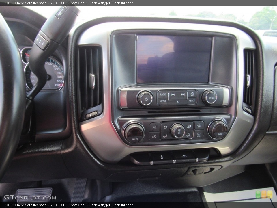 Dark Ash/Jet Black Interior Controls for the 2018 Chevrolet Silverado 2500HD LT Crew Cab #138219962