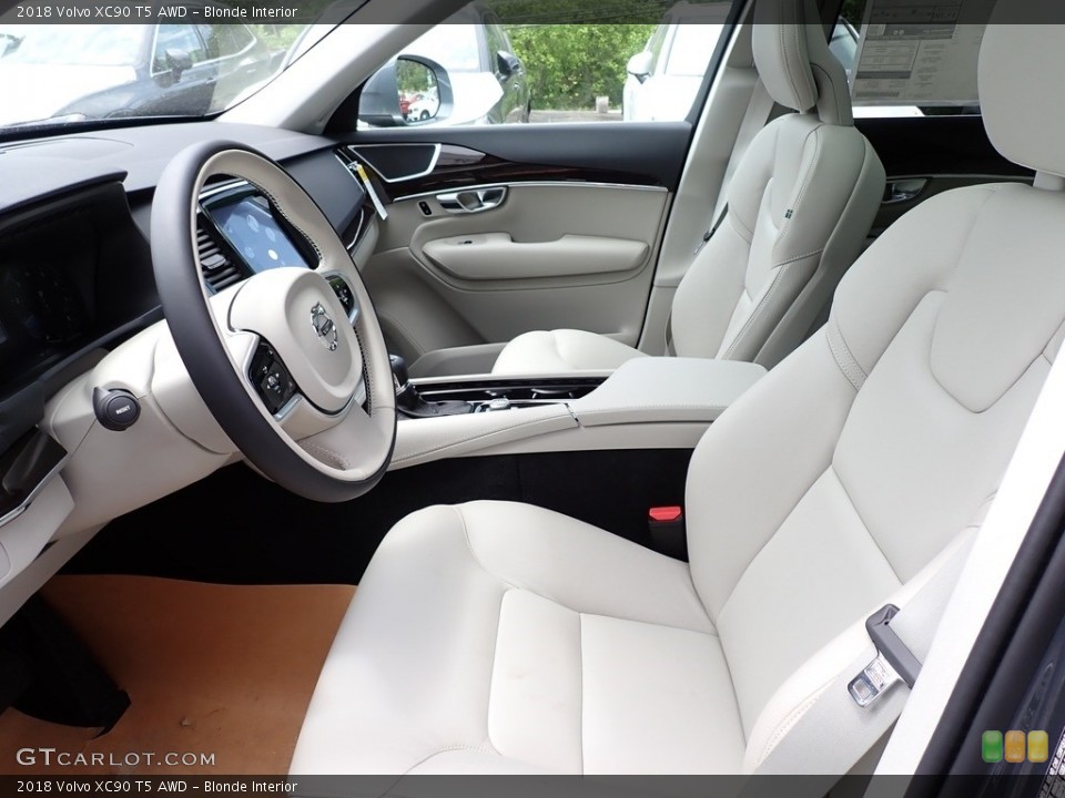 Blonde Interior Photo for the 2018 Volvo XC90 T5 AWD #138242381