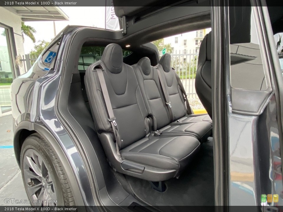Black Interior Rear Seat for the 2018 Tesla Model X 100D #138268085
