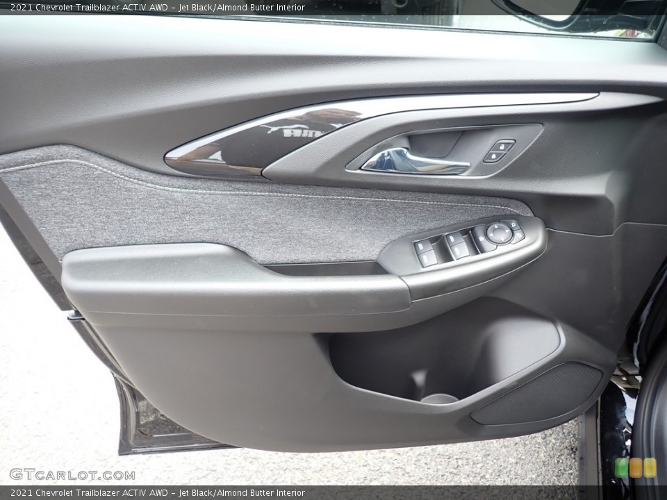 Jet Black/Almond Butter Interior Door Panel for the 2021 Chevrolet Trailblazer ACTIV AWD #138269430
