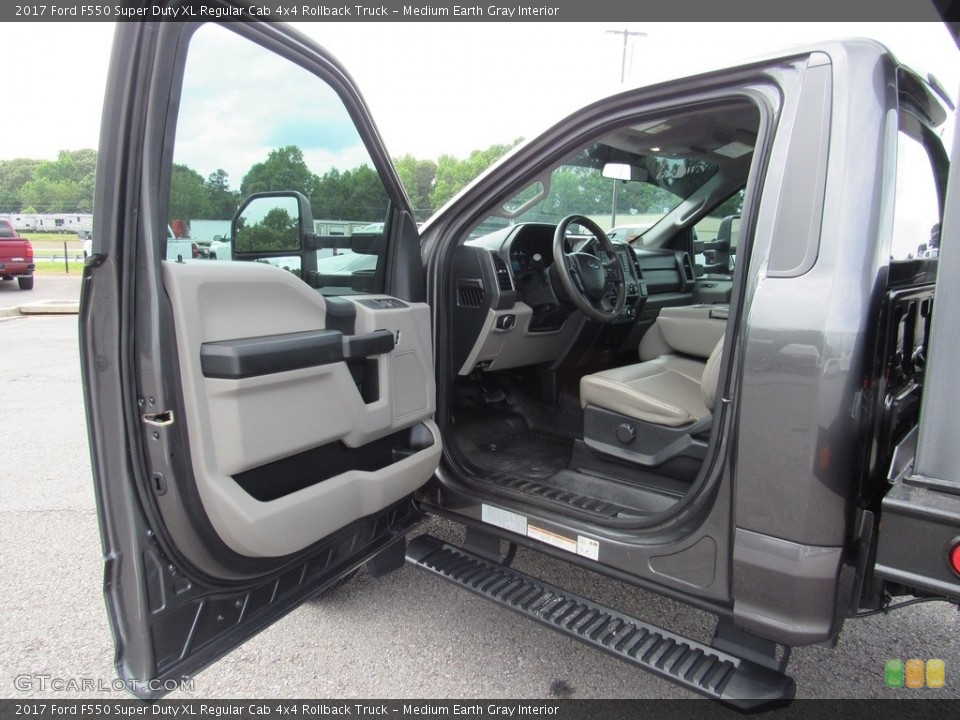 Medium Earth Gray Interior Door Panel for the 2017 Ford F550 Super Duty XL Regular Cab 4x4 Rollback Truck #138279782