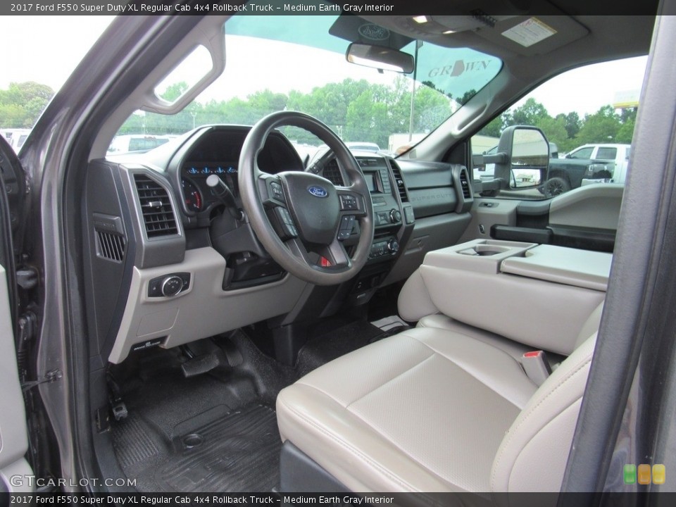 Medium Earth Gray Interior Photo for the 2017 Ford F550 Super Duty XL Regular Cab 4x4 Rollback Truck #138279842