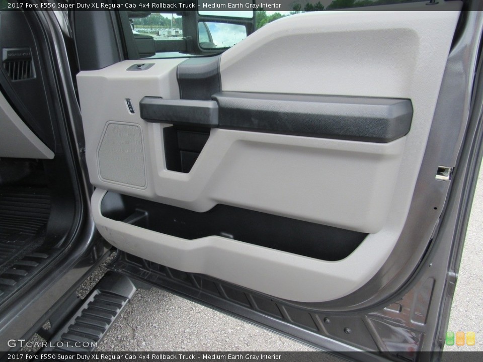 Medium Earth Gray Interior Door Panel for the 2017 Ford F550 Super Duty XL Regular Cab 4x4 Rollback Truck #138280067