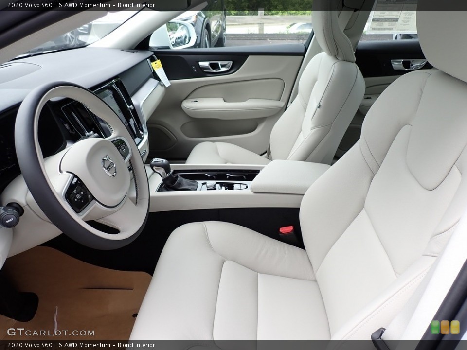 Blond Interior Photo for the 2020 Volvo S60 T6 AWD Momentum #138376252