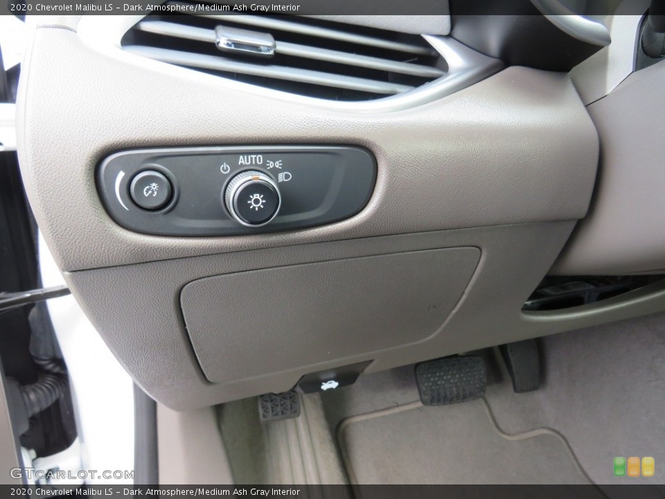 Dark Atmosphere/Medium Ash Gray Interior Controls for the 2020 Chevrolet Malibu LS #138383818