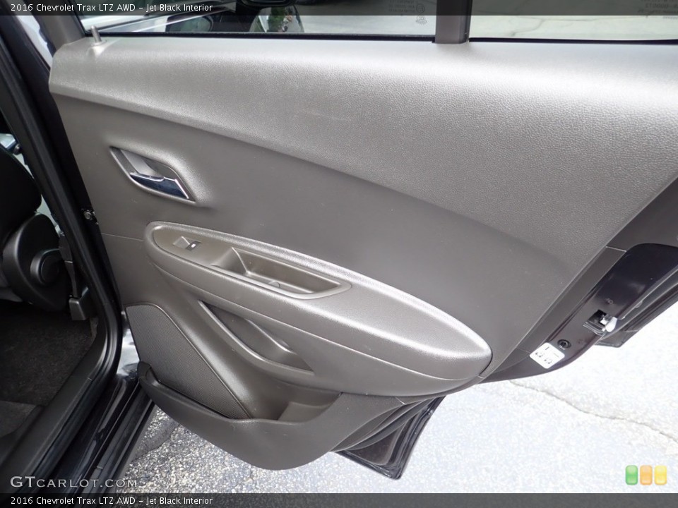 Jet Black Interior Door Panel for the 2016 Chevrolet Trax LTZ AWD #138386695