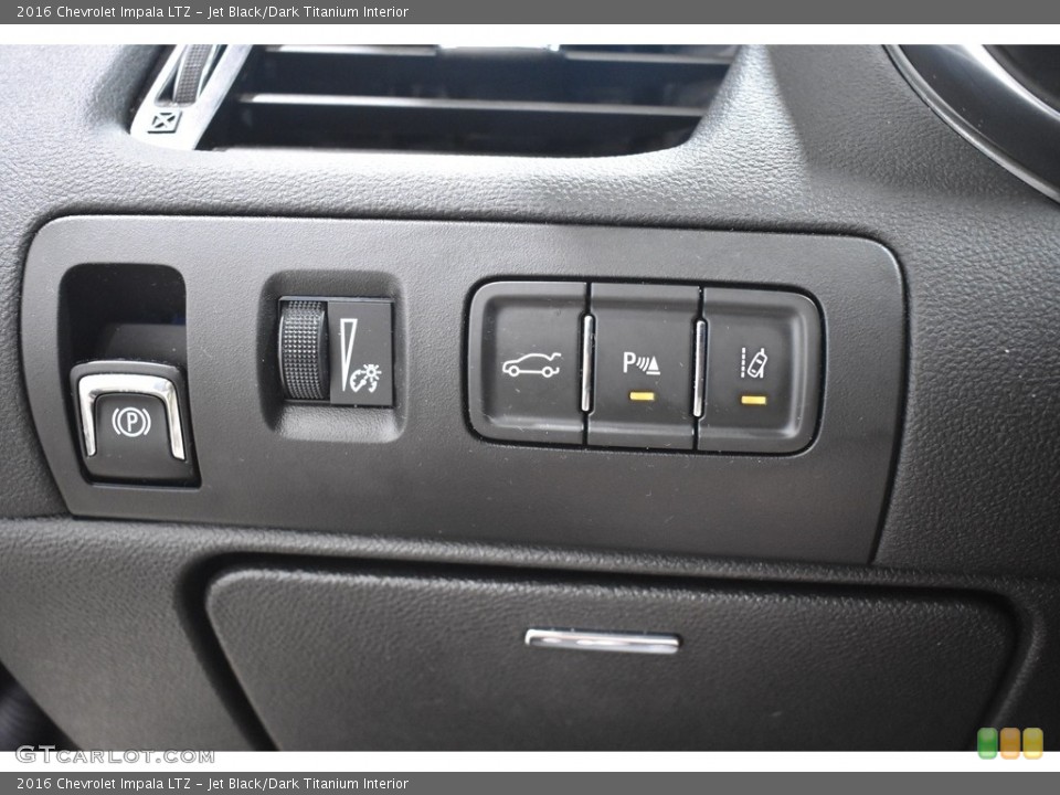 Jet Black/Dark Titanium Interior Controls for the 2016 Chevrolet Impala LTZ #138391824