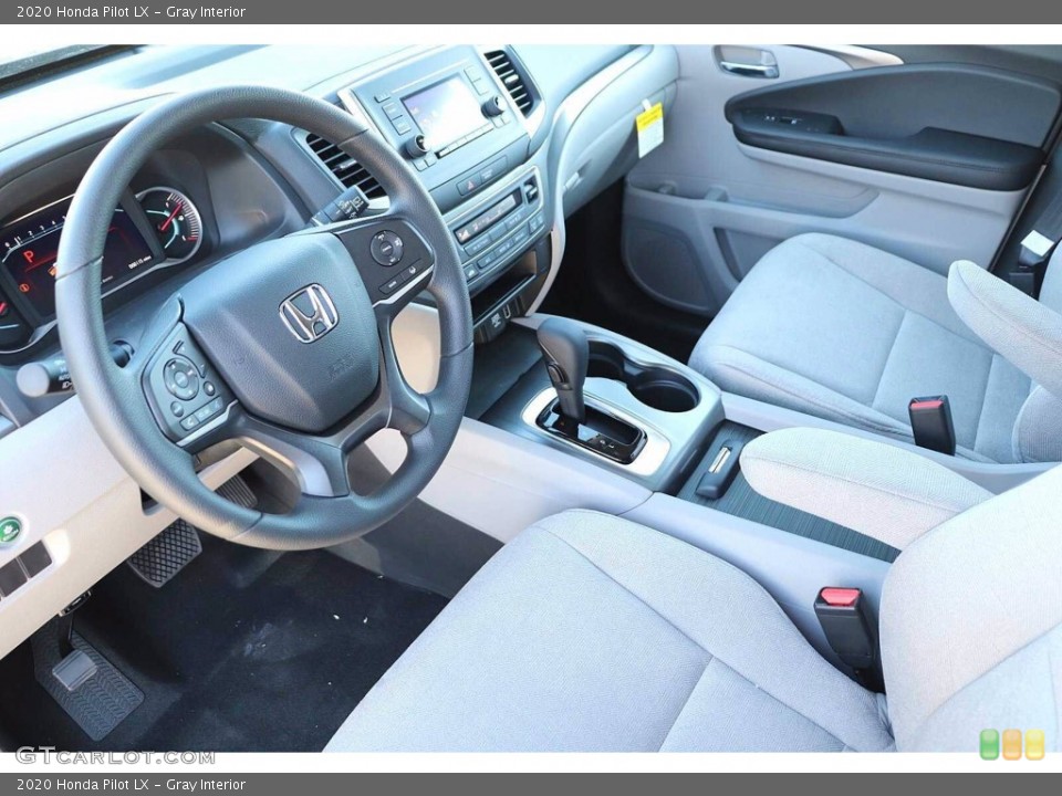 Gray Interior Photo for the 2020 Honda Pilot LX #138397149