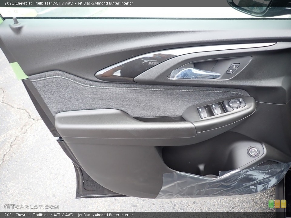 Jet Black/Almond Butter Interior Door Panel for the 2021 Chevrolet Trailblazer ACTIV AWD #138438903