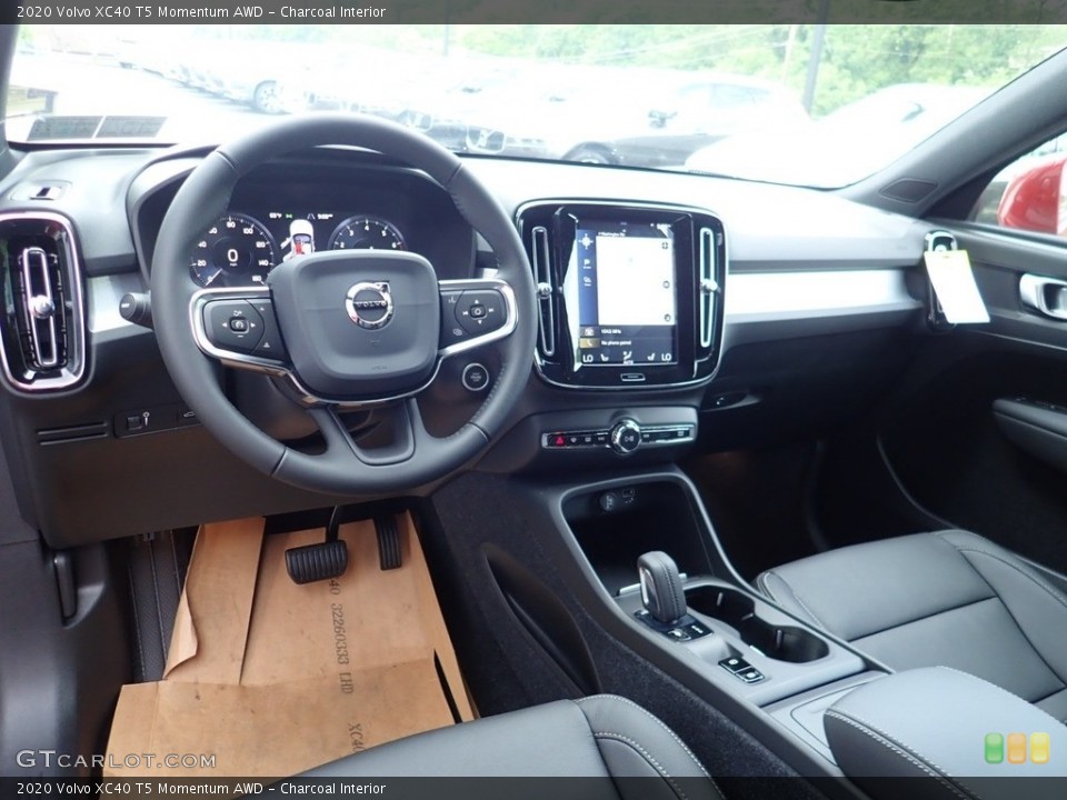 Charcoal Interior Photo for the 2020 Volvo XC40 T5 Momentum AWD #138465749