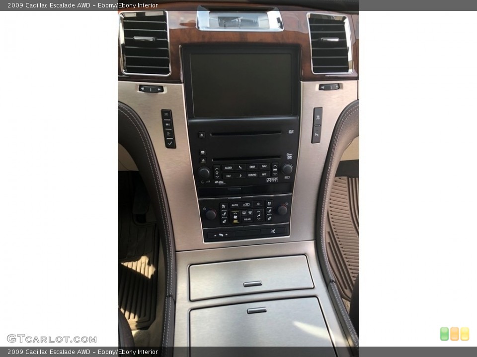 Ebony/Ebony Interior Controls for the 2009 Cadillac Escalade AWD #138507563