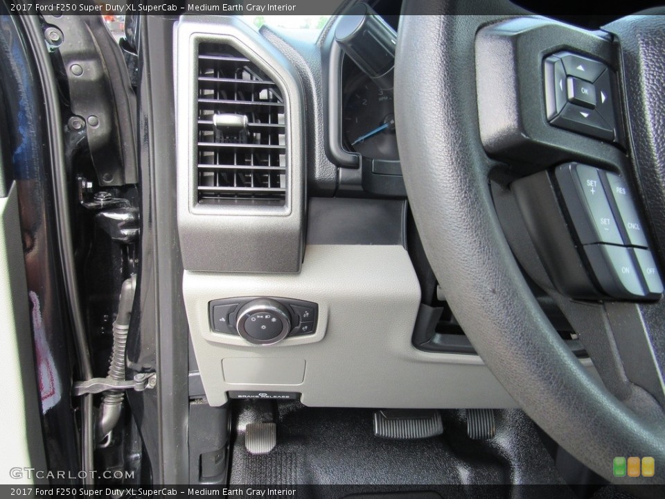 Medium Earth Gray Interior Controls for the 2017 Ford F250 Super Duty XL SuperCab #138515241