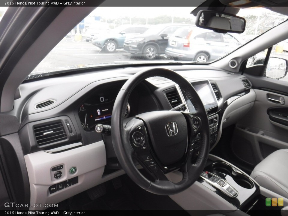 Gray Interior Dashboard for the 2016 Honda Pilot Touring AWD #138540993