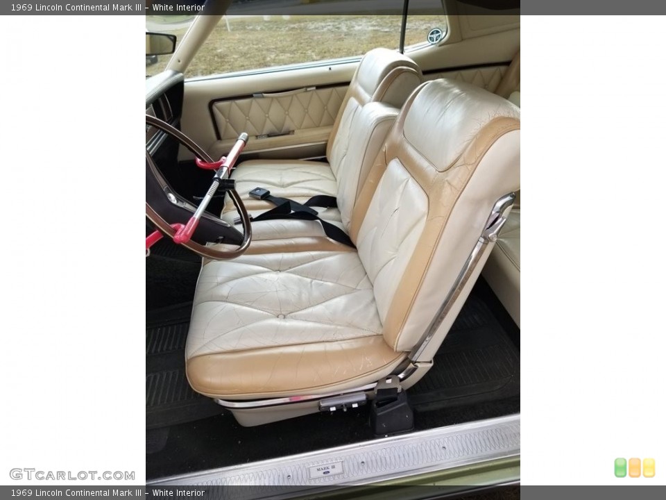 White 1969 Lincoln Continental Interiors